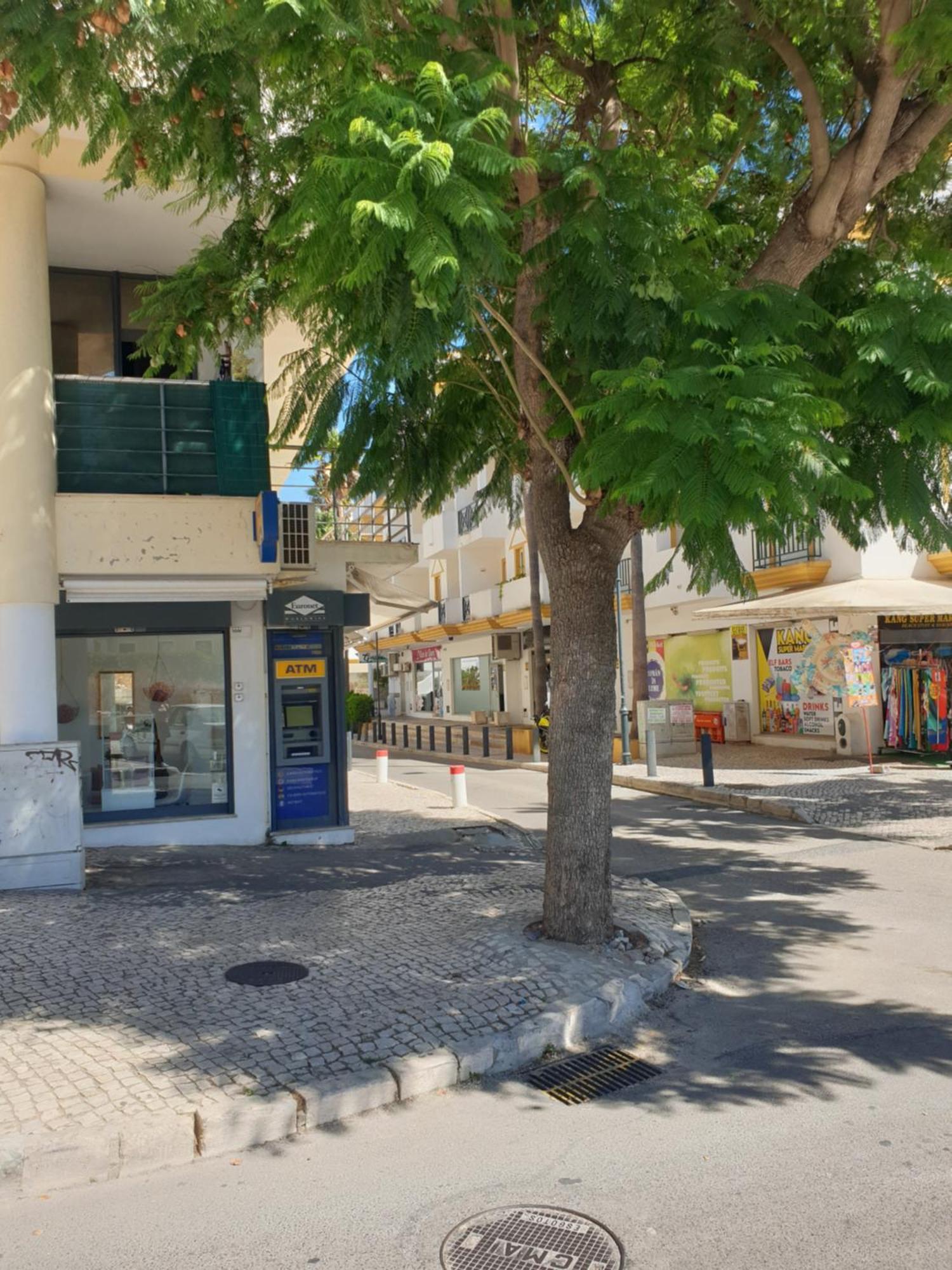 Apartment On The Strip Albufeira Exterior photo